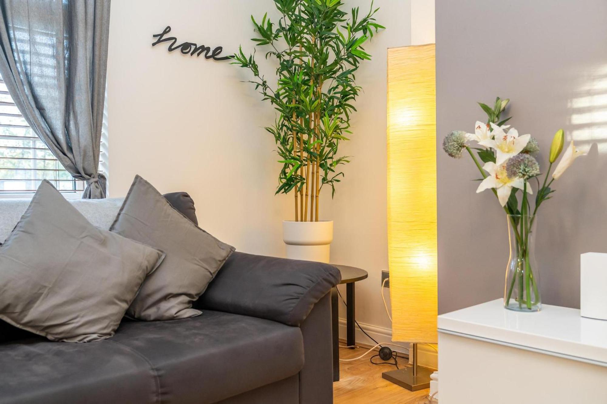 Апартаменты Location! 2 Bed/2Bath - Pro Host Лондон Экстерьер фото